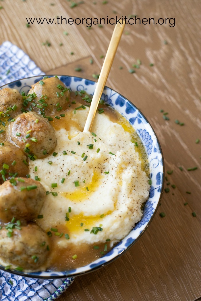 Turkey Meatballs with Gravy and Cauliflower Purée (Whole30-Paleo-Keto) #turkeymeatballs #paleo #whole30 #cauliflowerpuree